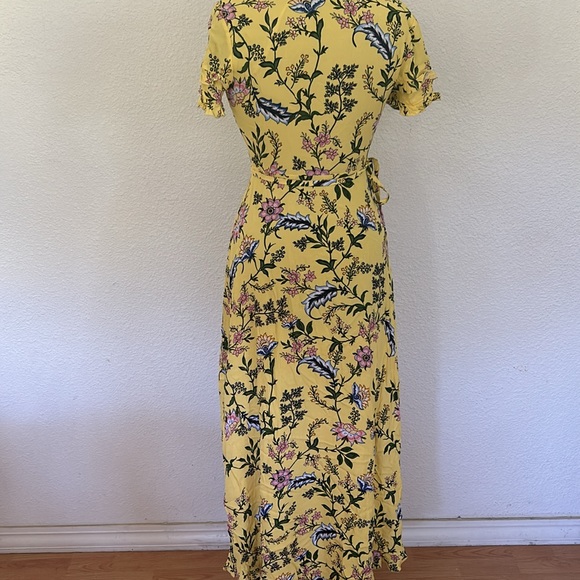 GUESS Floral Wrap Dress - Picture 3 of 4